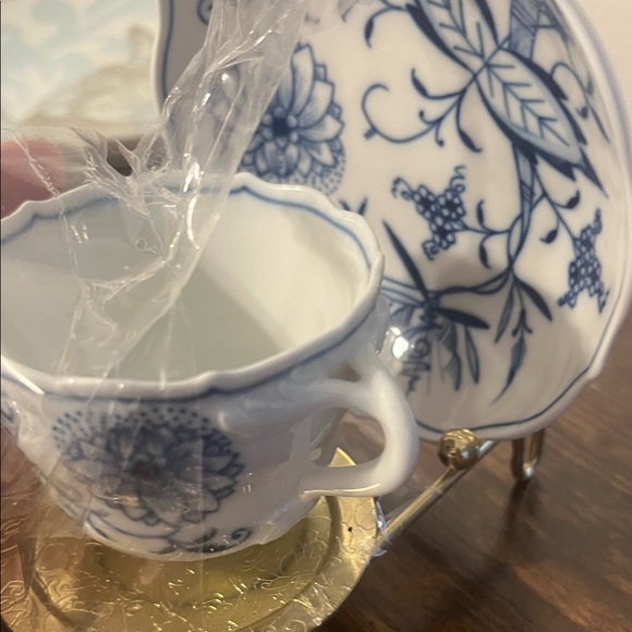 Floral Blue and White coffee cup - Picture 9 of 10
